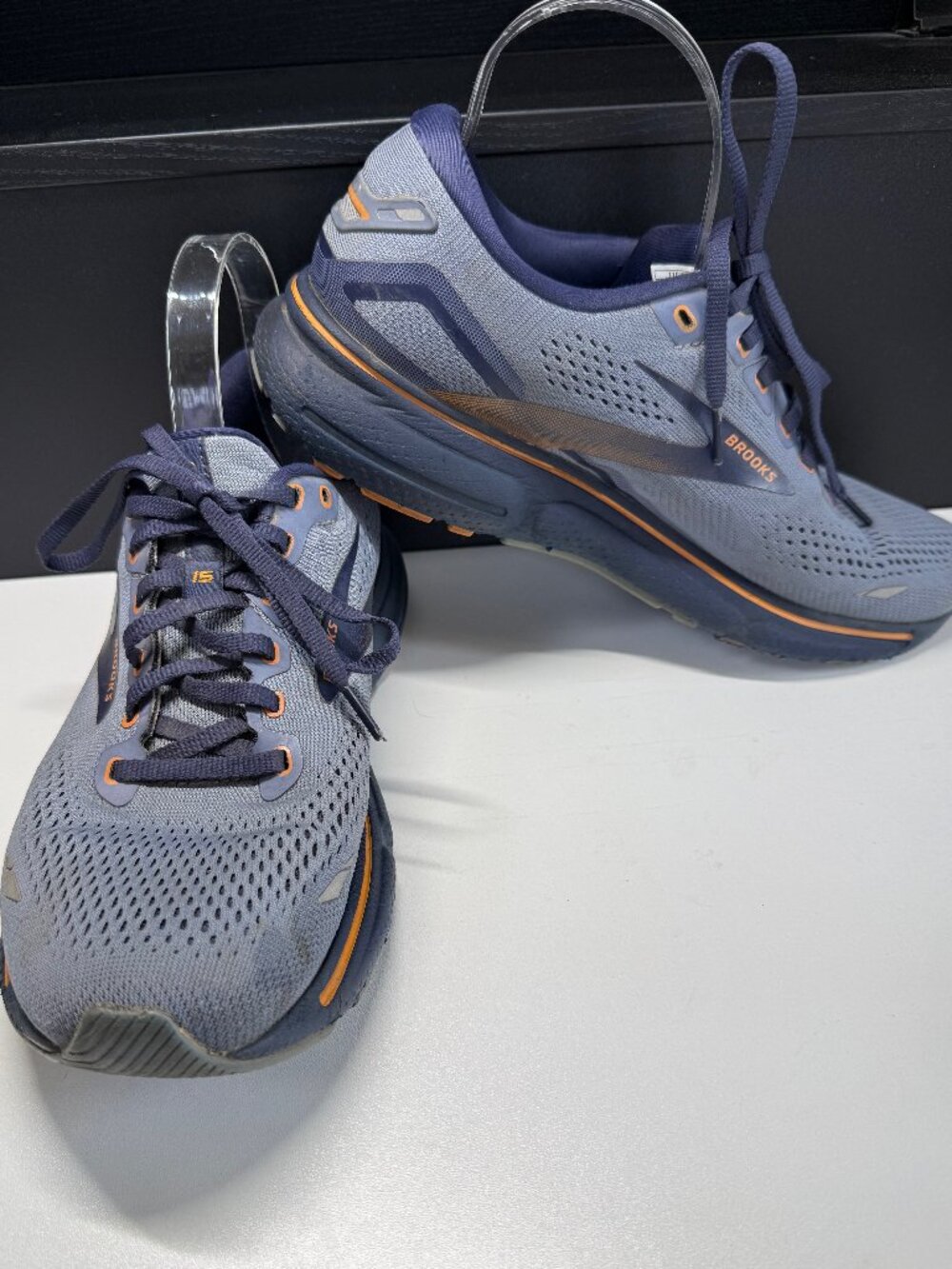 Brooks Mens Ghost 15 Running Shoes Size 9 1/2 Medium D